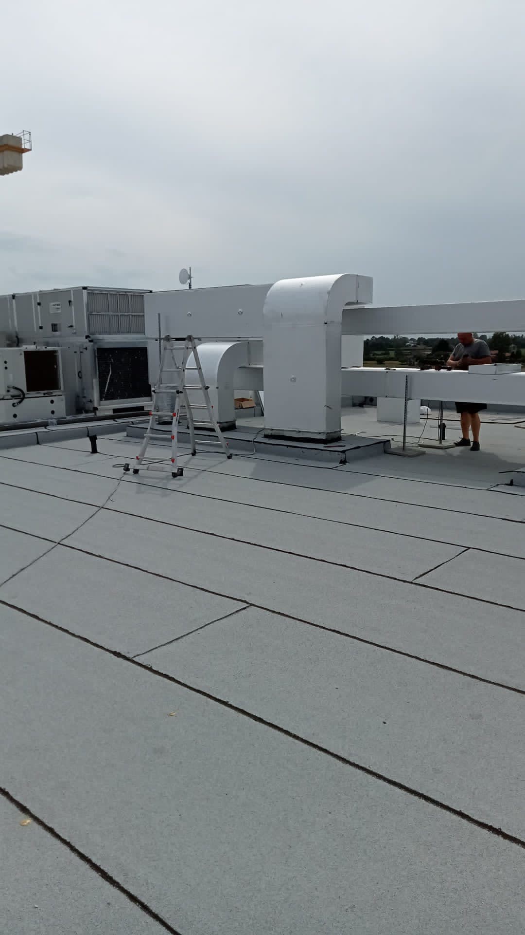 Impianti elettrici completi, impianti aria e soluzioni chiavi in mano — Cantieri in tutta Italia (foto 2)